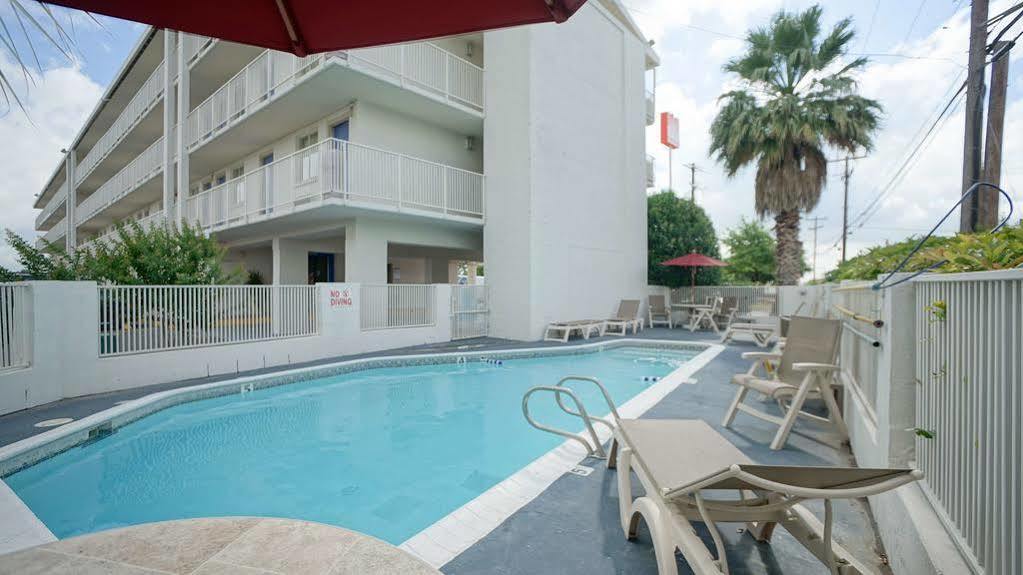 Red Roof Inn San Antonio Northeast - Rittiman Rd Exterior foto