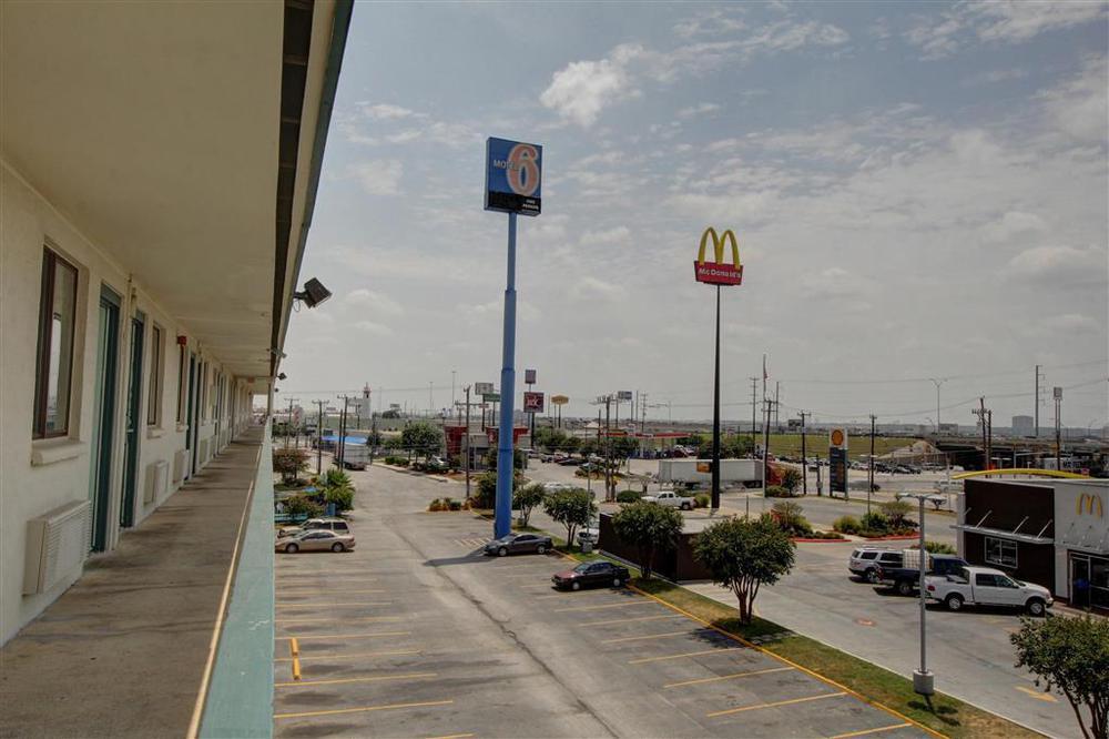 Red Roof Inn San Antonio Northeast - Rittiman Rd Exterior foto
